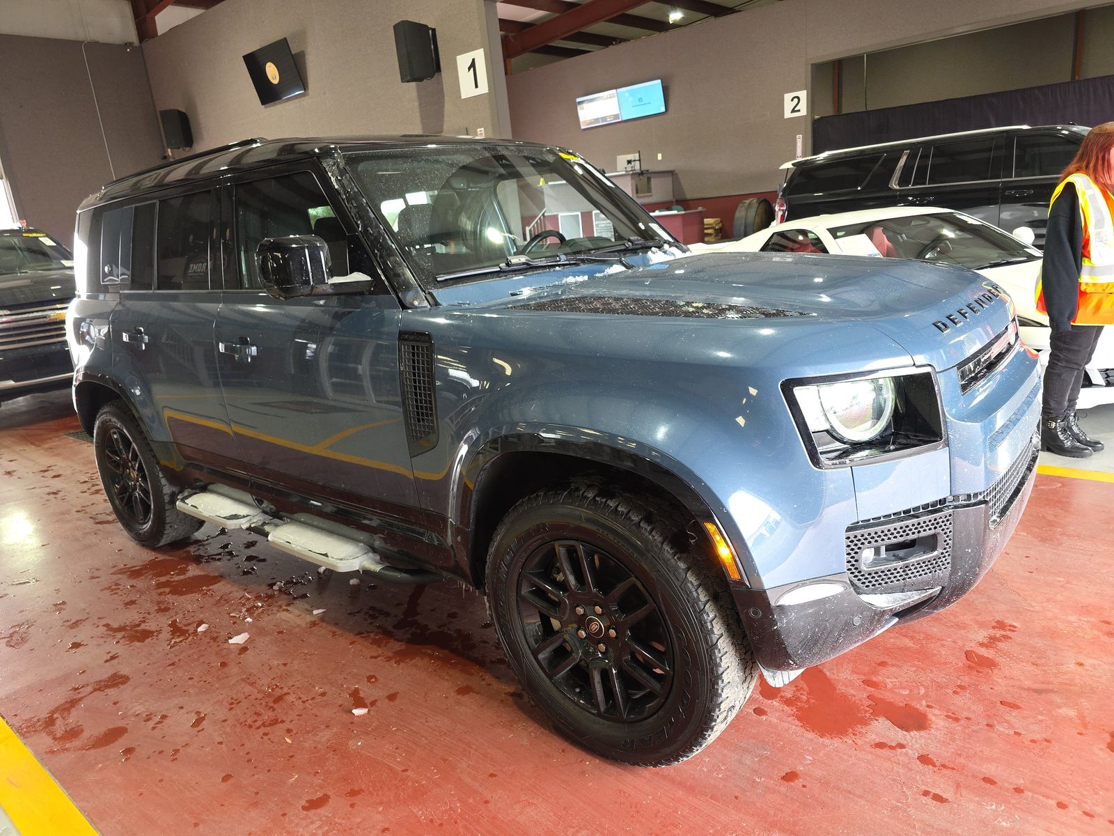 2023 Land Rover Defender 110 X-Dynamic SE AWD
