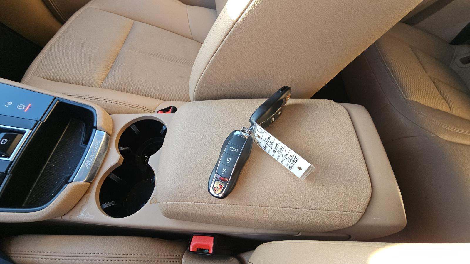 2022 Porsche Macan Base AWD