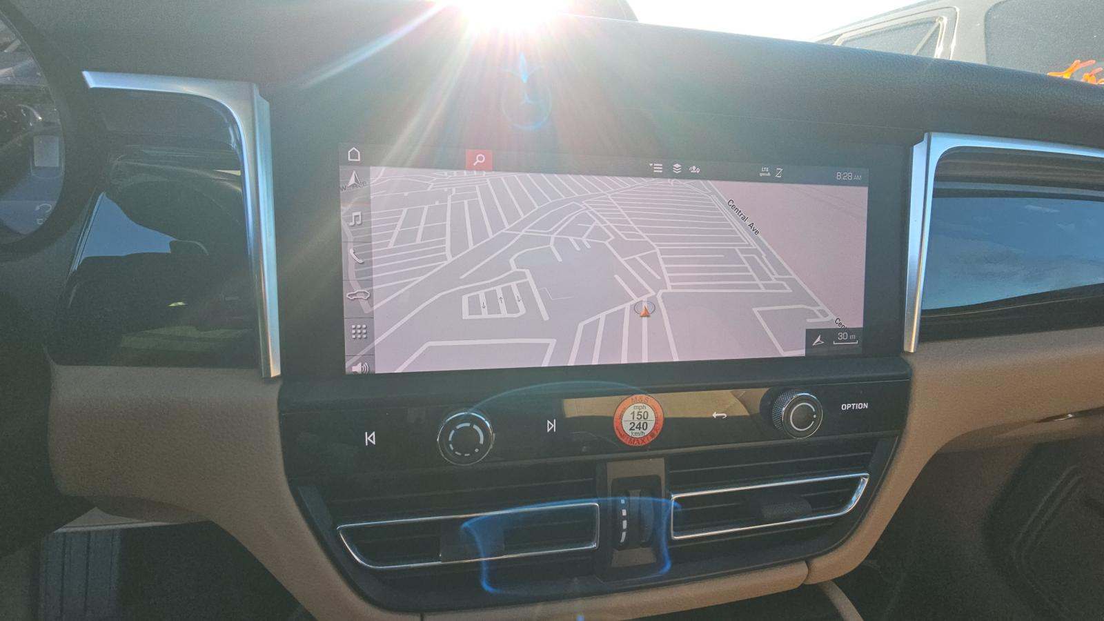 2022 Porsche Macan Base AWD