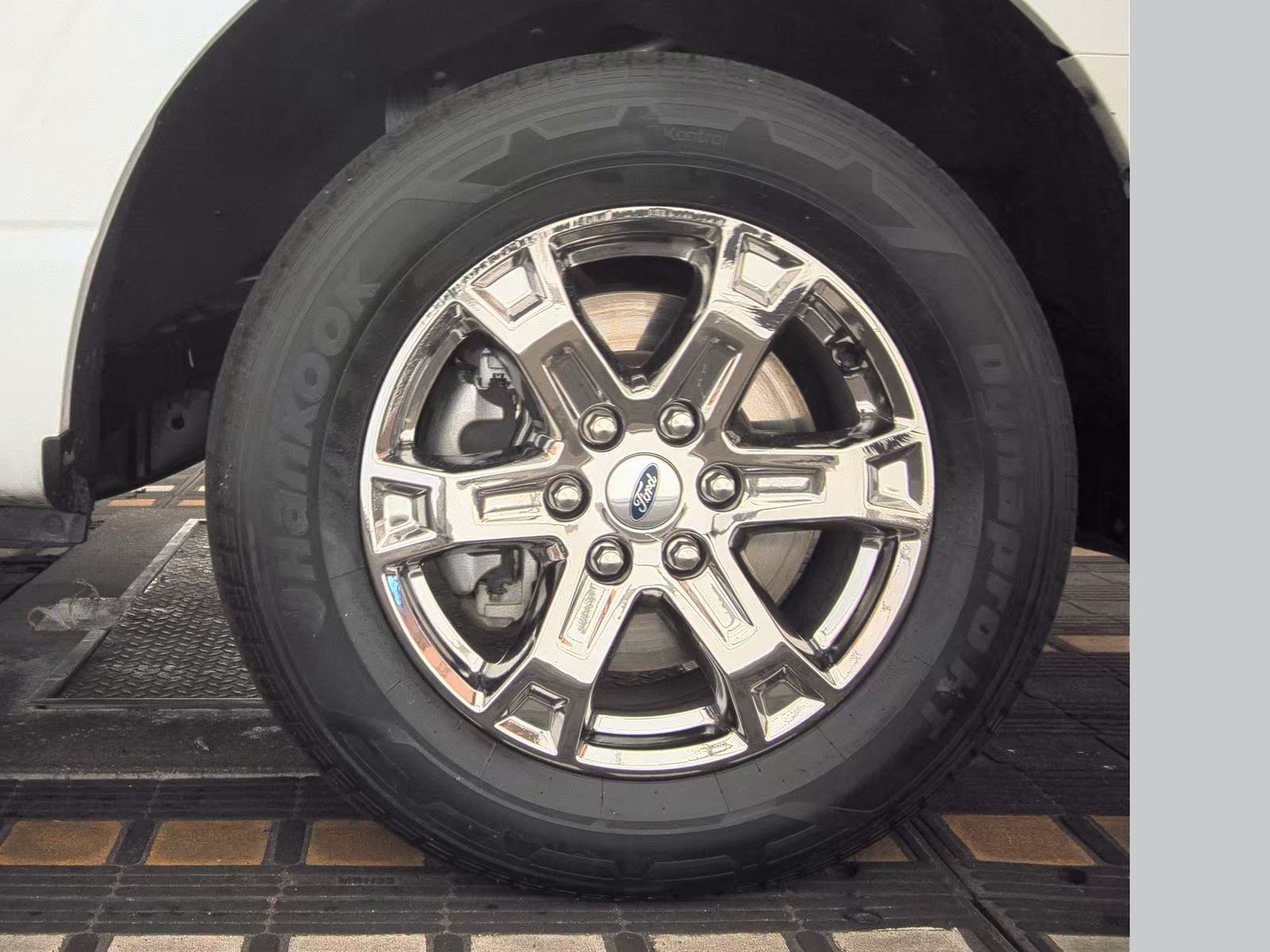 2023 Ford F-150 XLT RWD