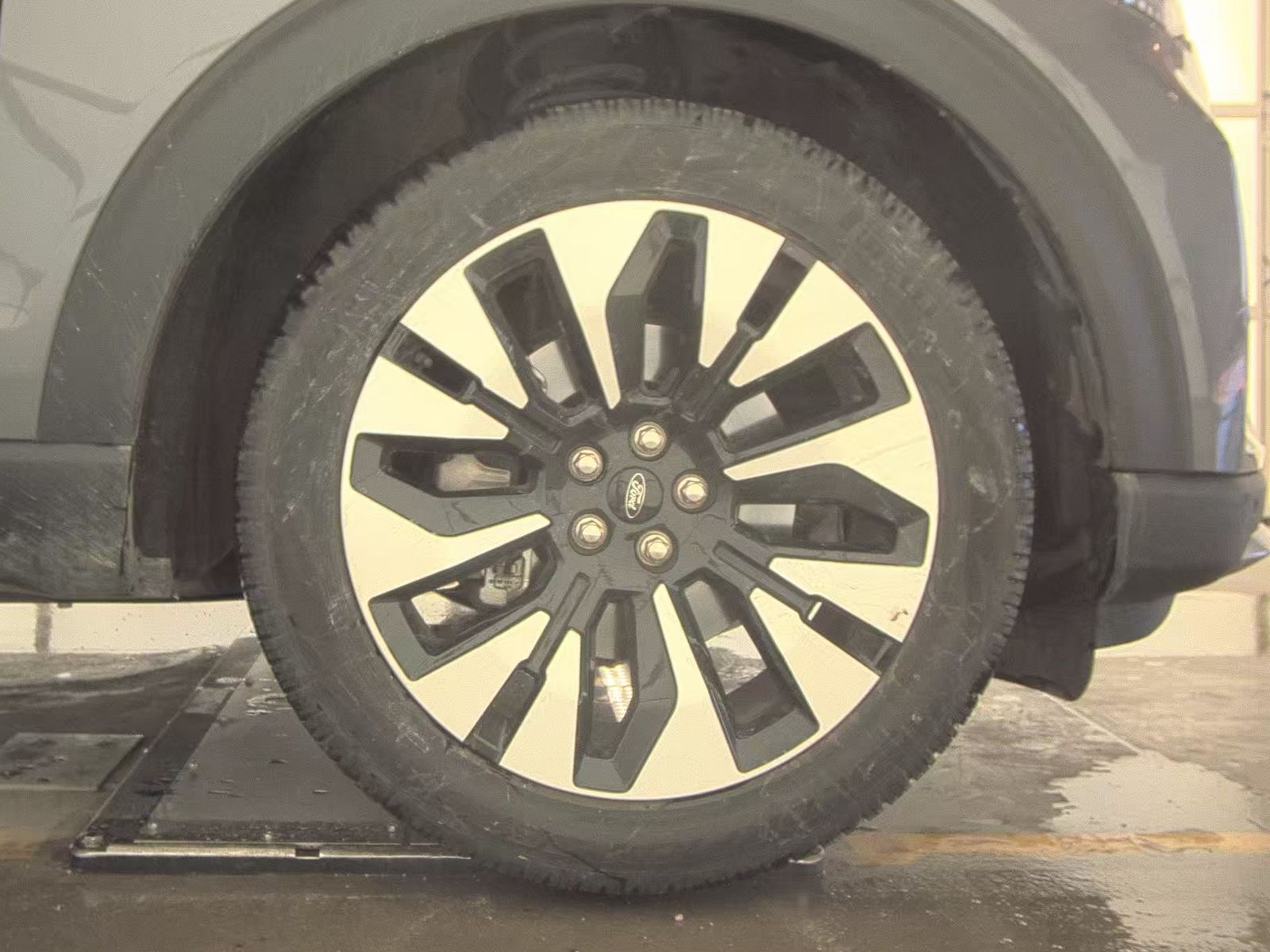 2025 Ford Explorer Platinum AWD