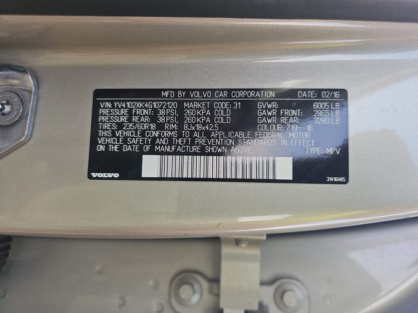 2016 Volvo XC90 T5 Momentum AWD