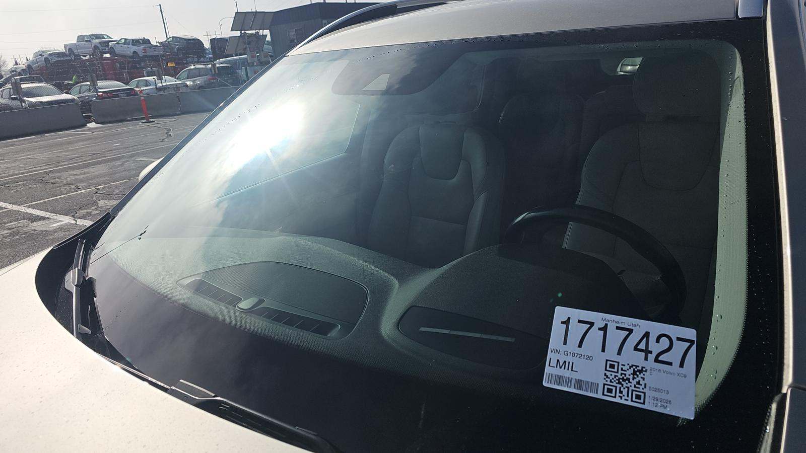 2016 Volvo XC90 T5 Momentum AWD