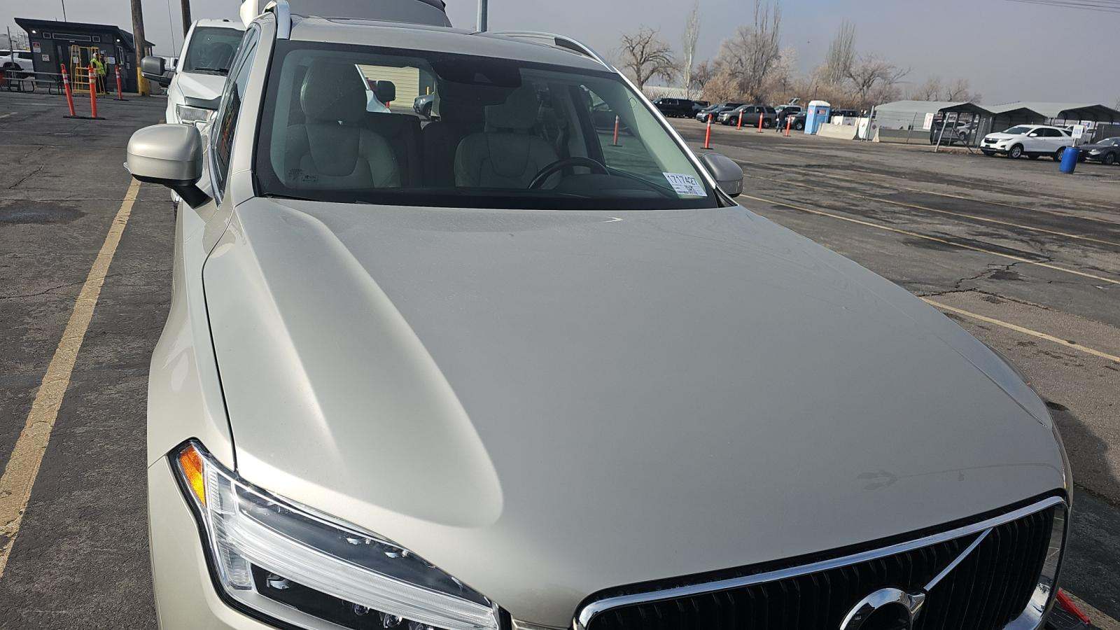 2016 Volvo XC90 T5 Momentum AWD