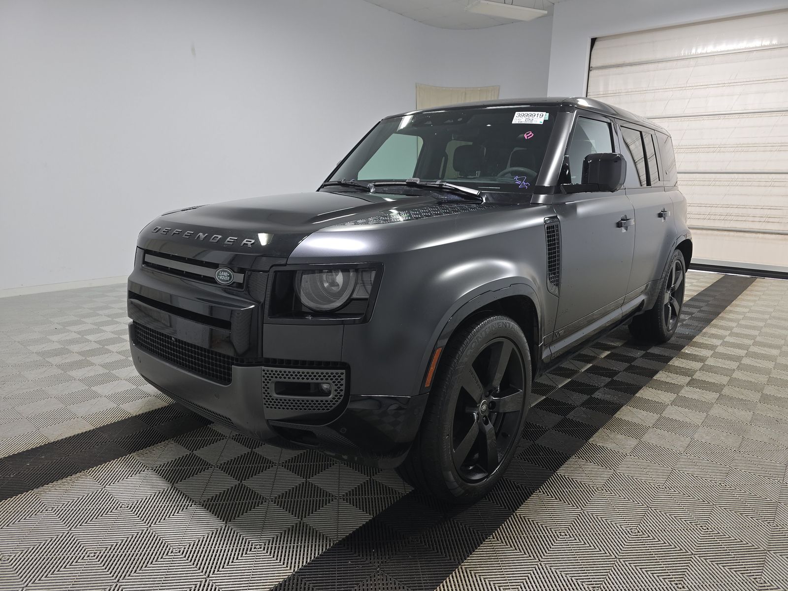 2023 Land Rover Defender 110 V8 AWD