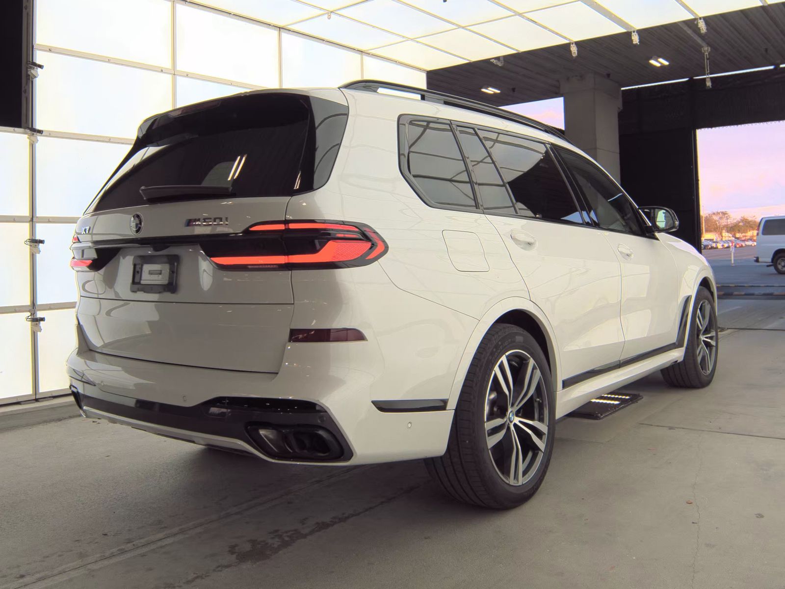 2024 BMW X7 M60i AWD
