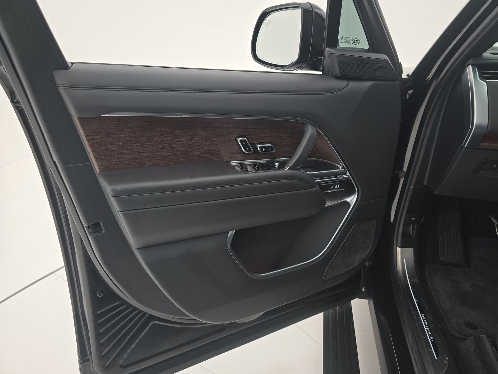 2025 Land Rover Range Rover Autobiography LWB AWD