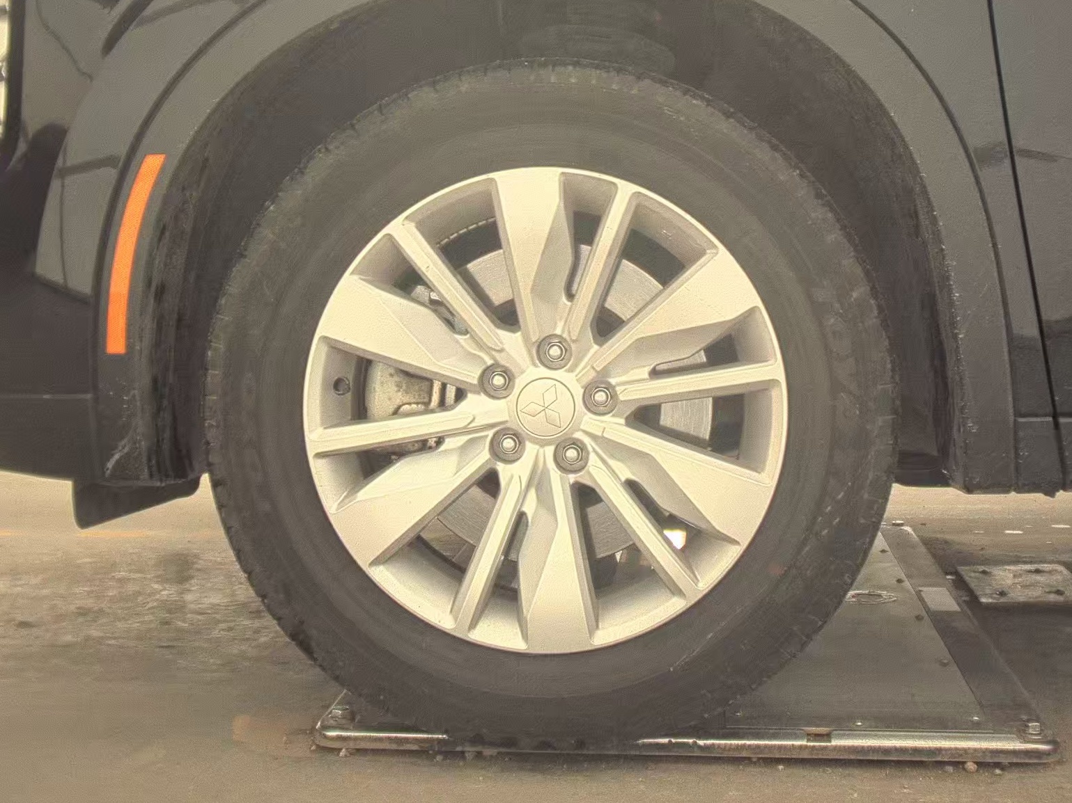 2025 Mitsubishi Outlander ES AWD