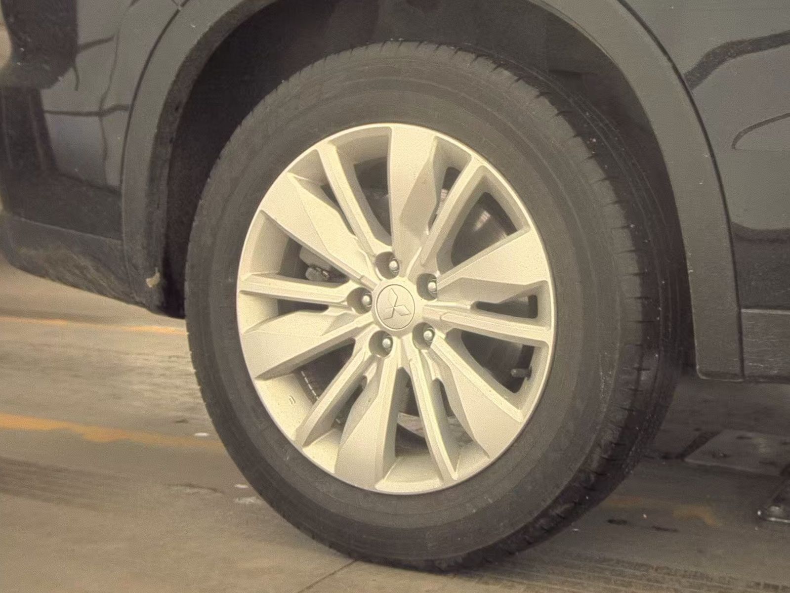 2025 Mitsubishi Outlander ES AWD