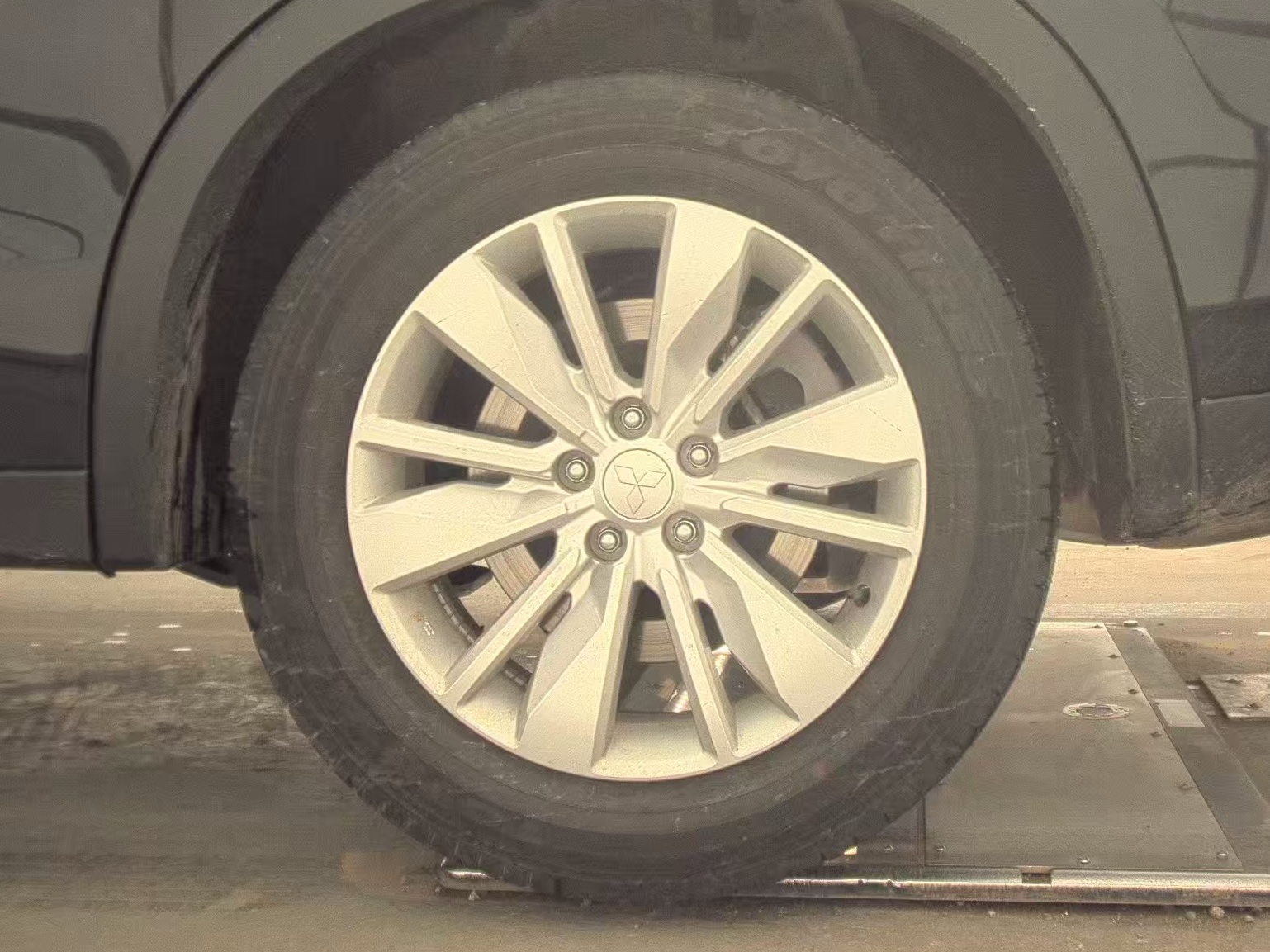 2025 Mitsubishi Outlander ES AWD