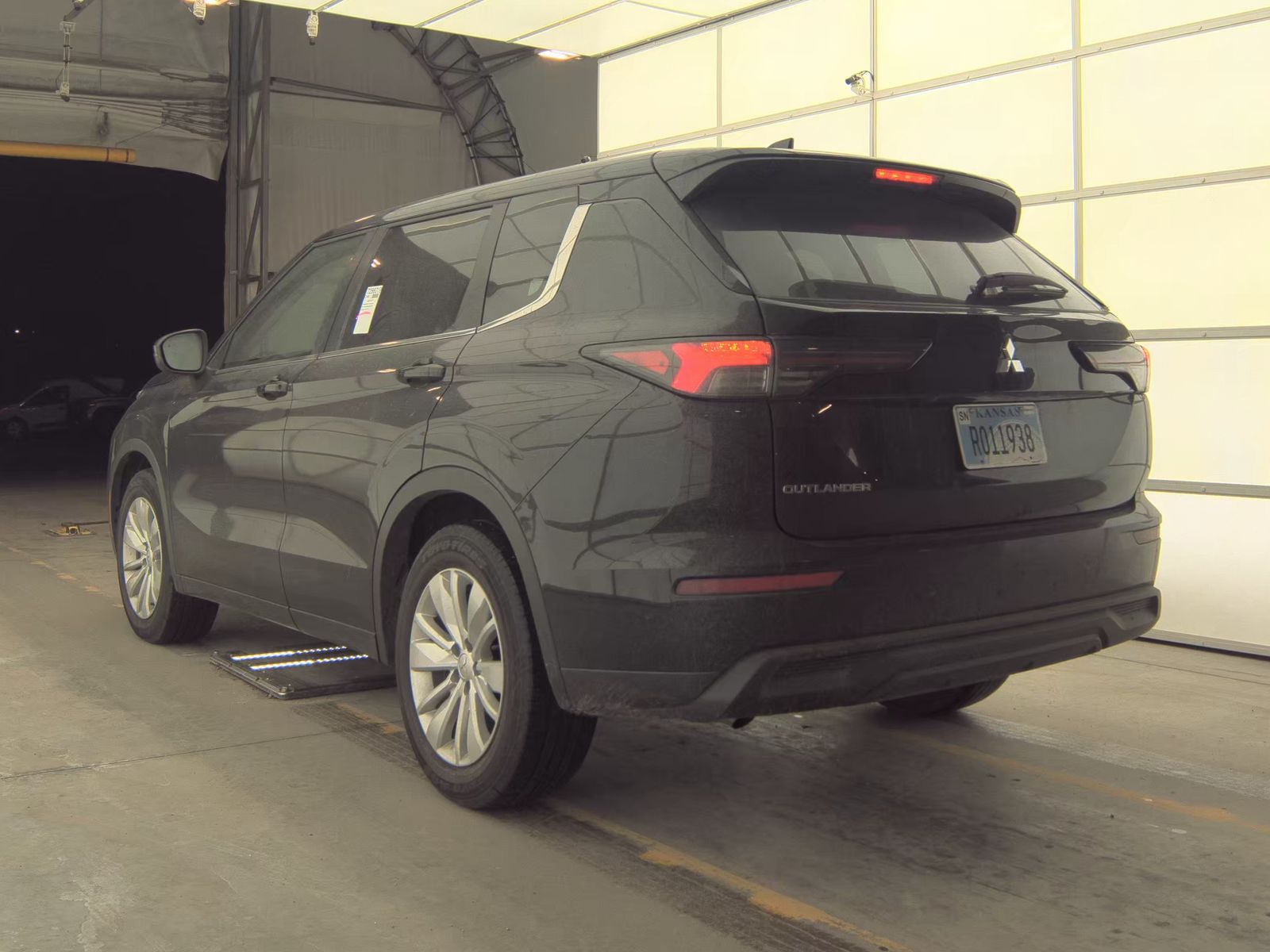 2025 Mitsubishi Outlander ES AWD