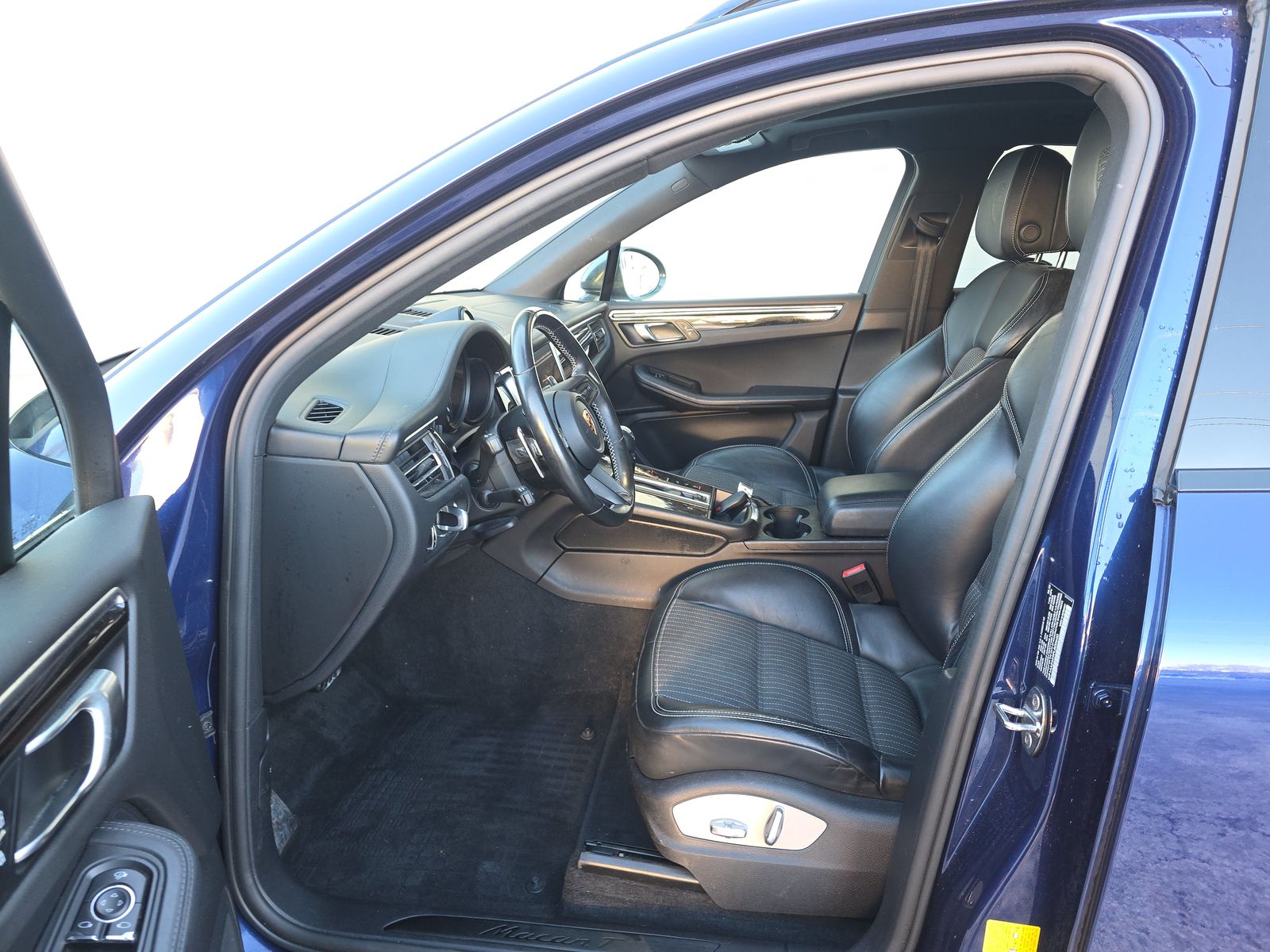 2023 Porsche Macan T AWD