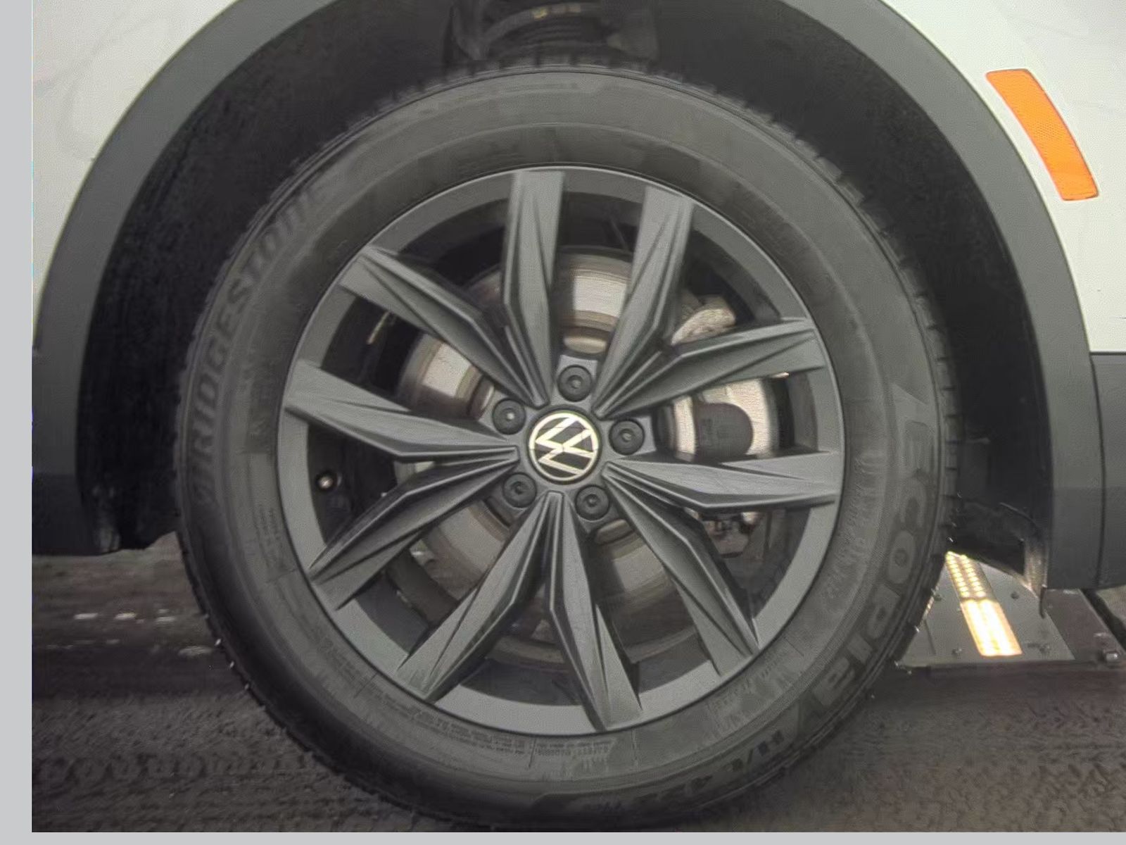 2024 Volkswagen Tiguan 2.0T SE FWD