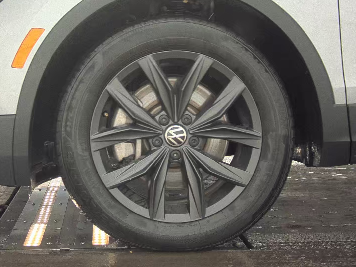 2024 Volkswagen Tiguan 2.0T SE FWD