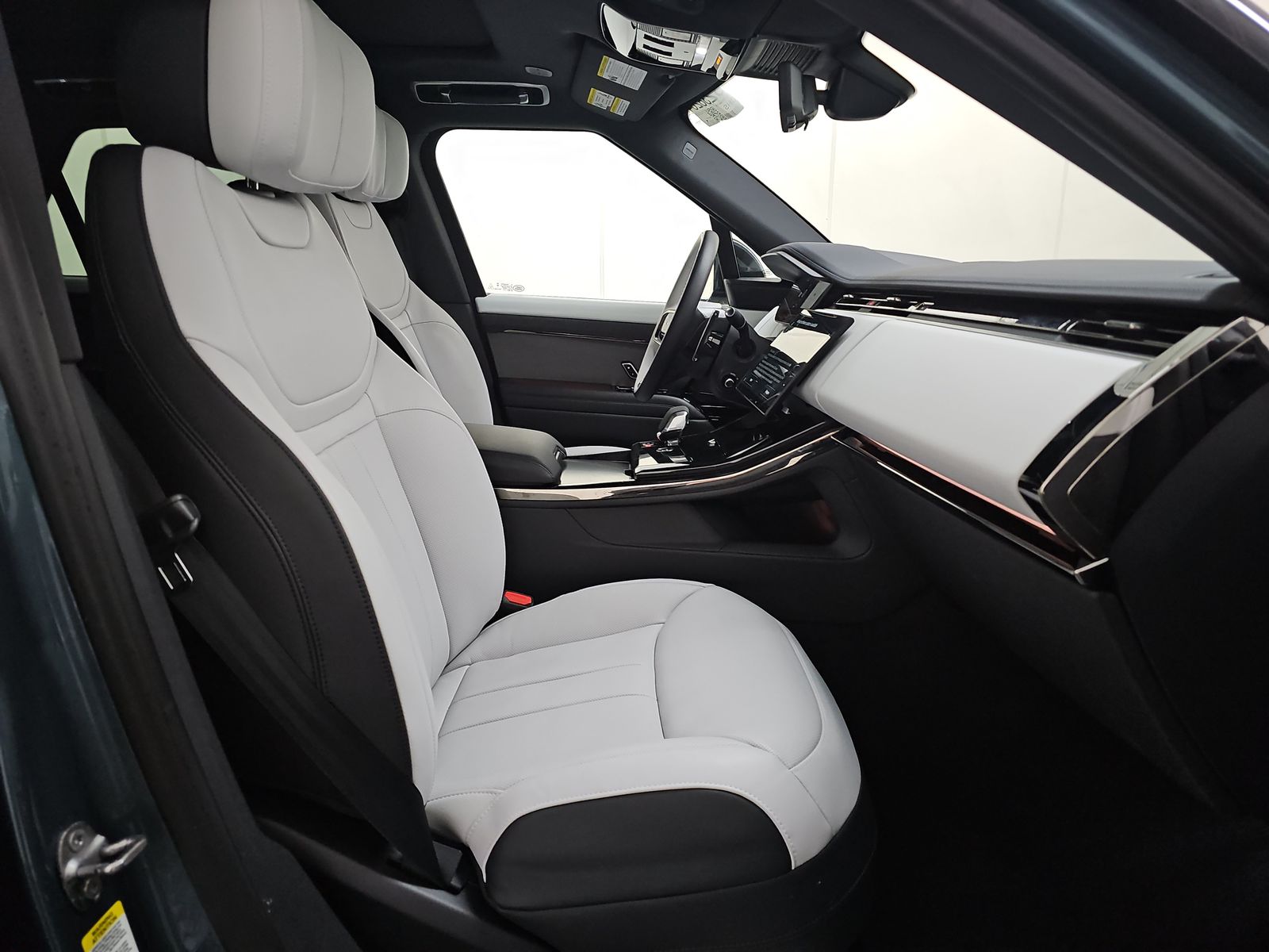 2025 Land Rover Range Rover Sport Dynamic SE AWD