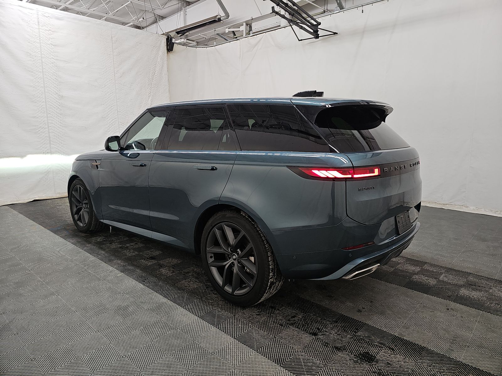 2025 Land Rover Range Rover Sport Dynamic SE AWD