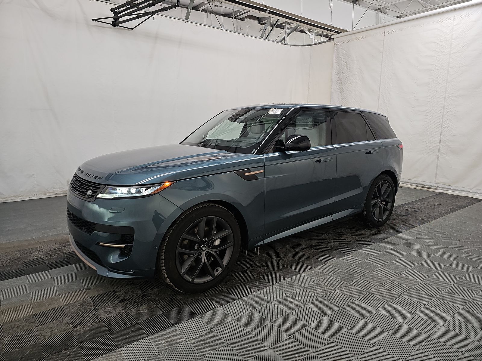 2025 Land Rover Range Rover Sport Dynamic SE AWD