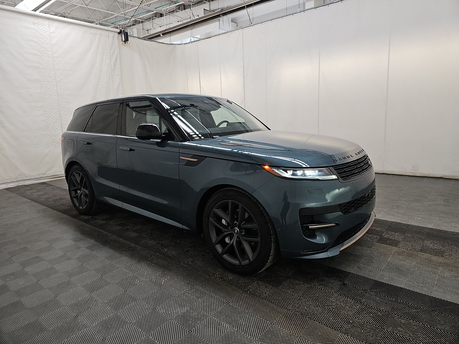 2025 Land Rover Range Rover Sport Dynamic SE AWD