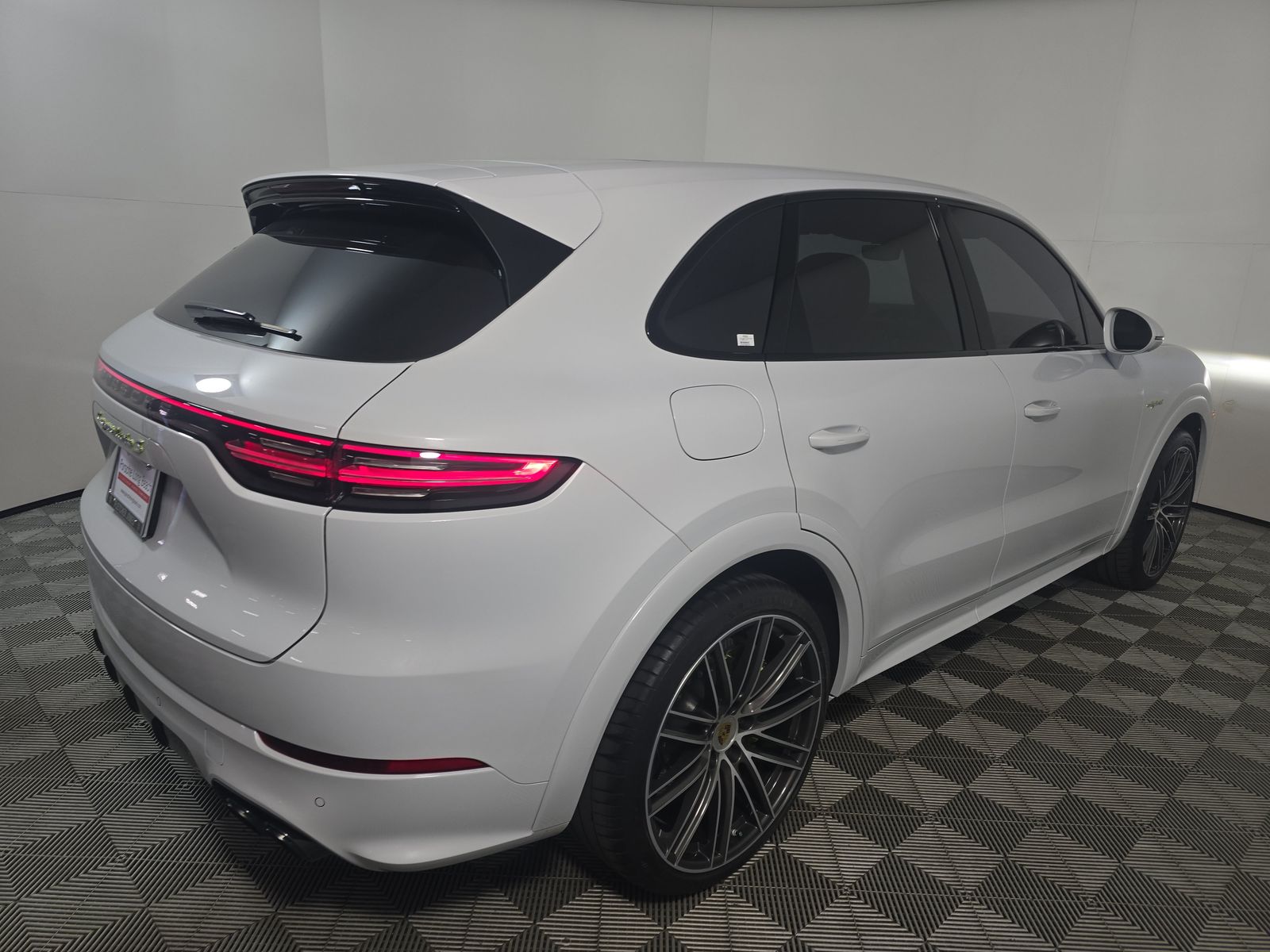 2022 Porsche Cayenne E-Hybrid Turbo S AWD