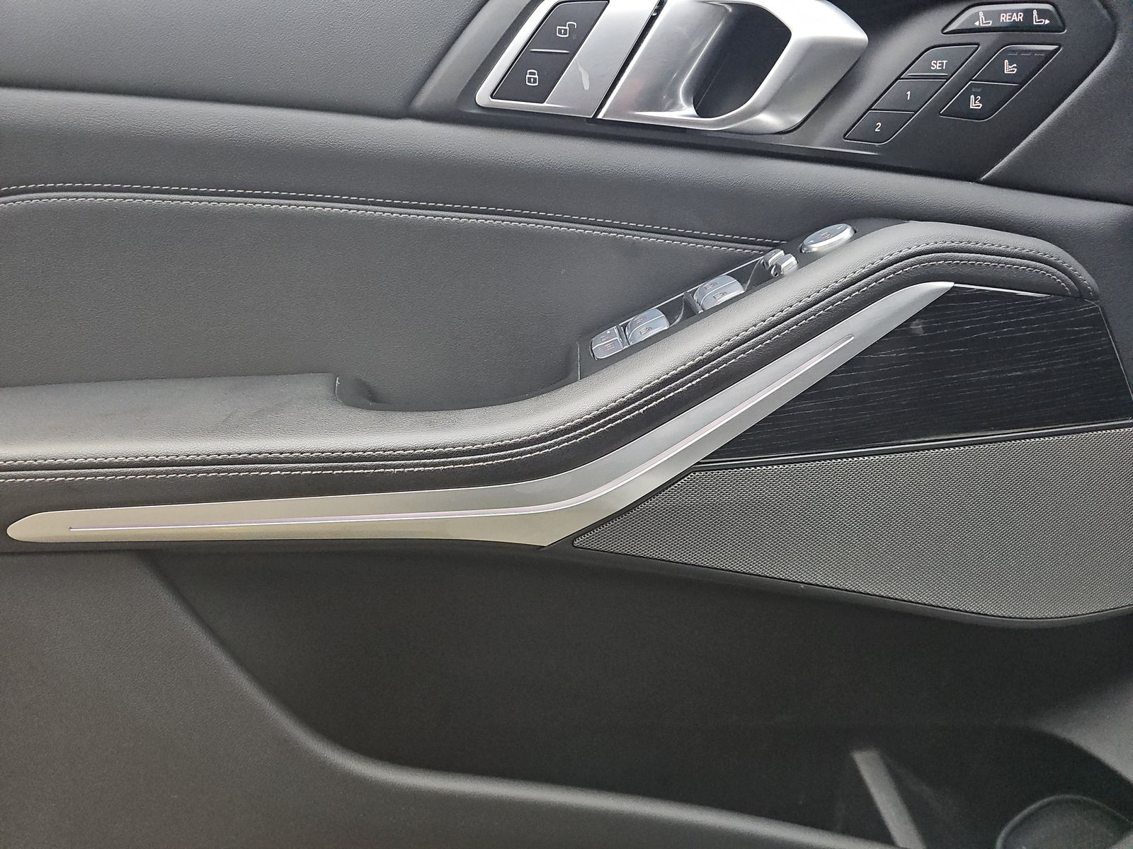 2023 BMW X7 xDrive40i AWD