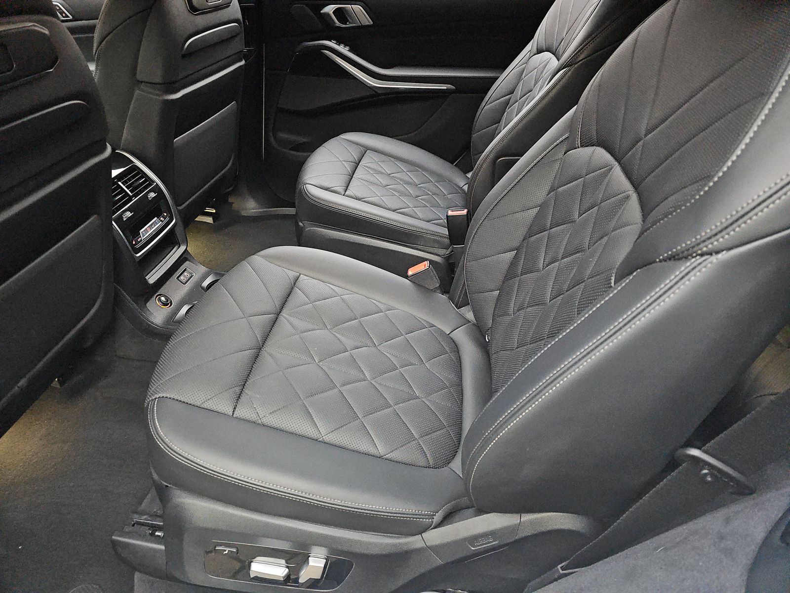 2023 BMW X7 xDrive40i AWD