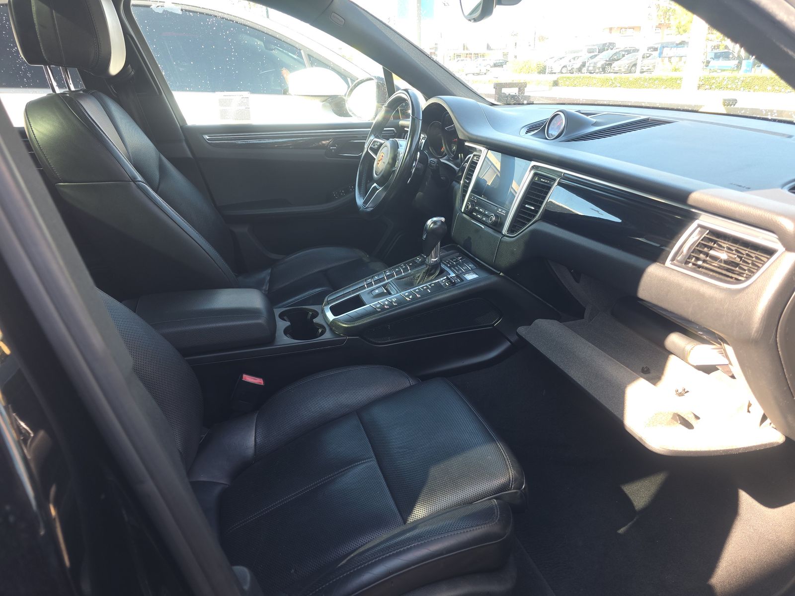 2018 Porsche Macan Base AWD