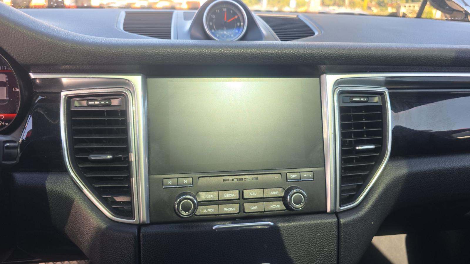 2018 Porsche Macan Base AWD