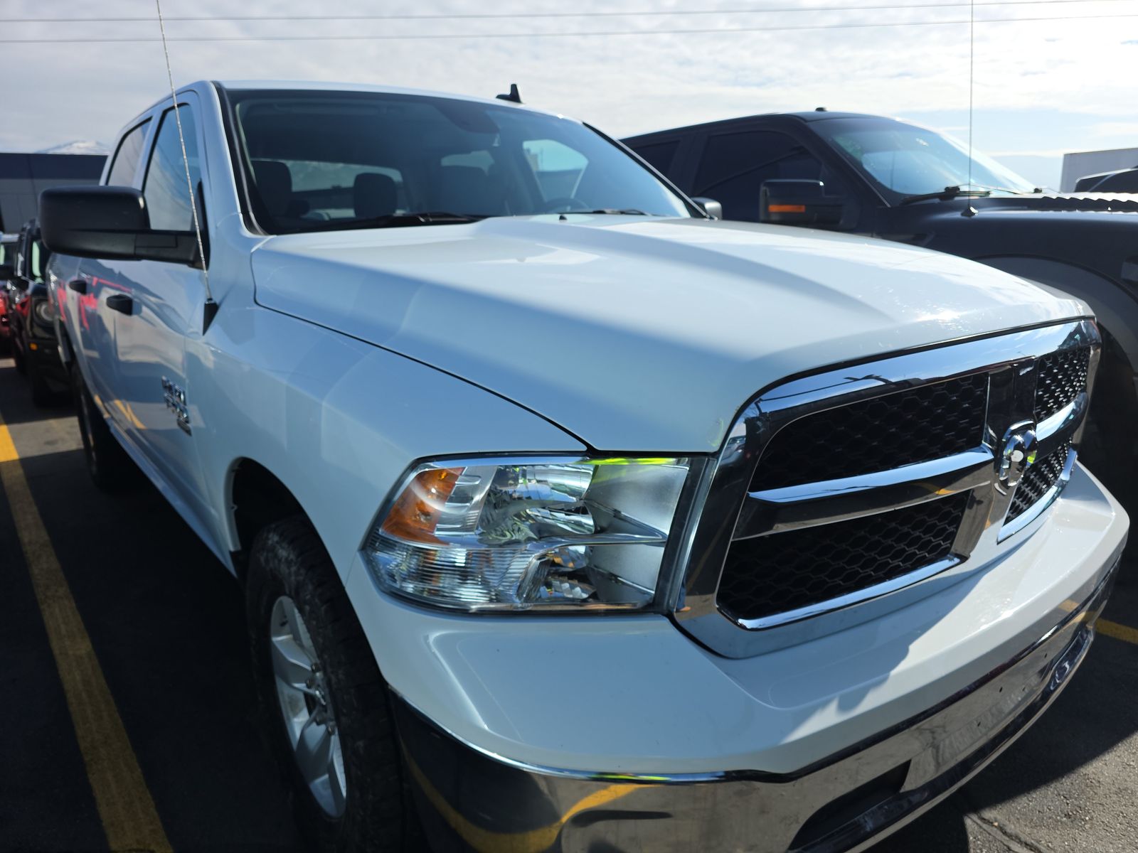 2023 DODGE RAM 1500 SLT GAS WHITE SHORT BED SINGLE - Image 3