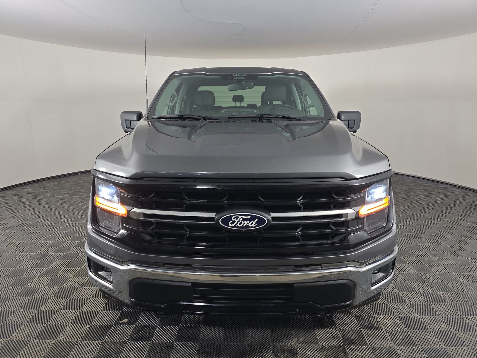 2024 Ford F-150 XLT AWD