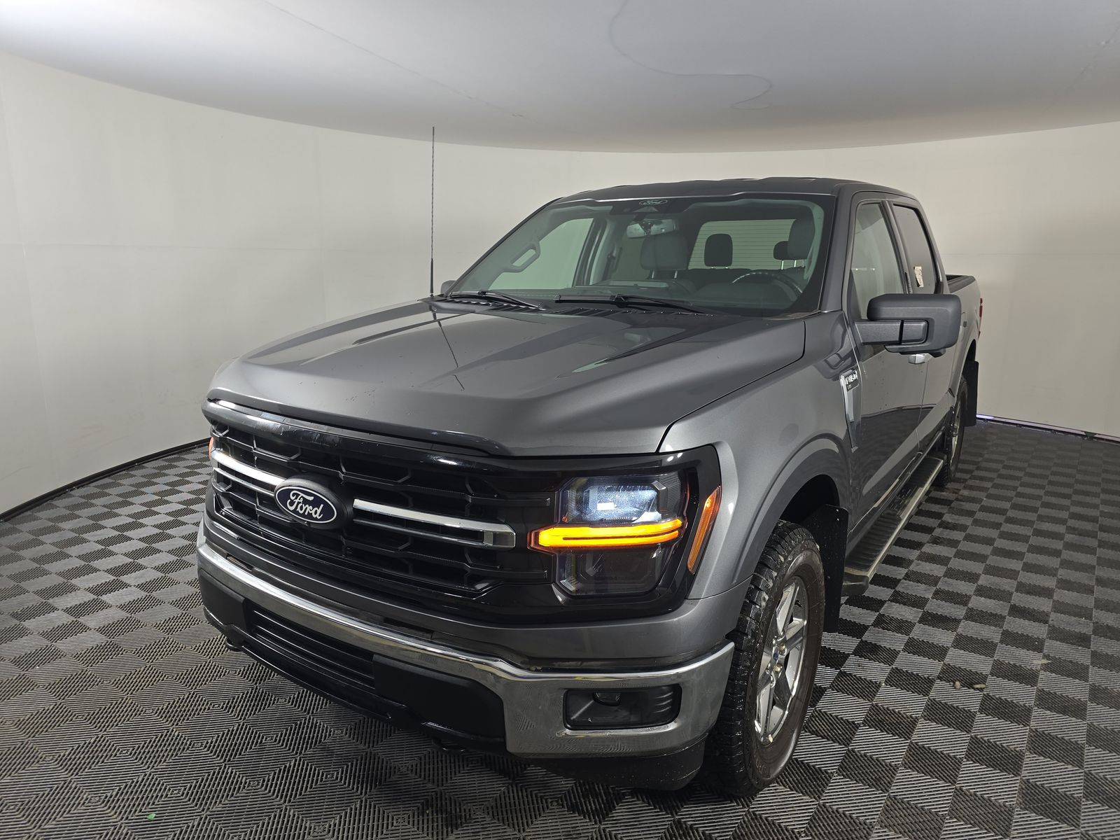 2024 Ford F-150 XLT AWD