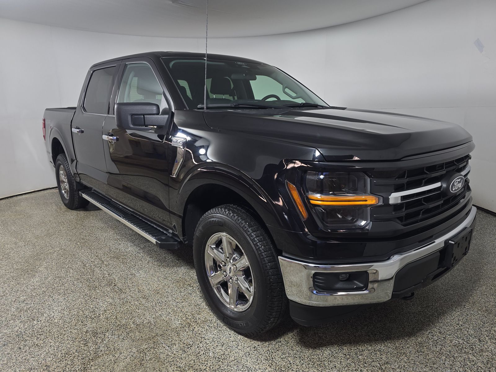 2025 Ford F-150 XLT AWD