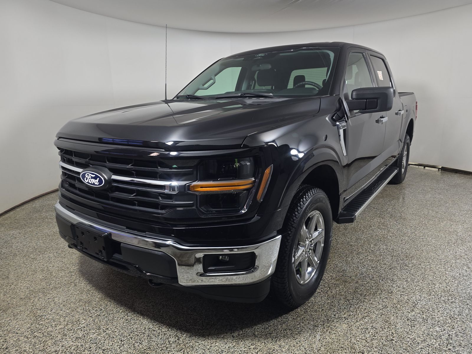 2025 Ford F-150 XLT AWD