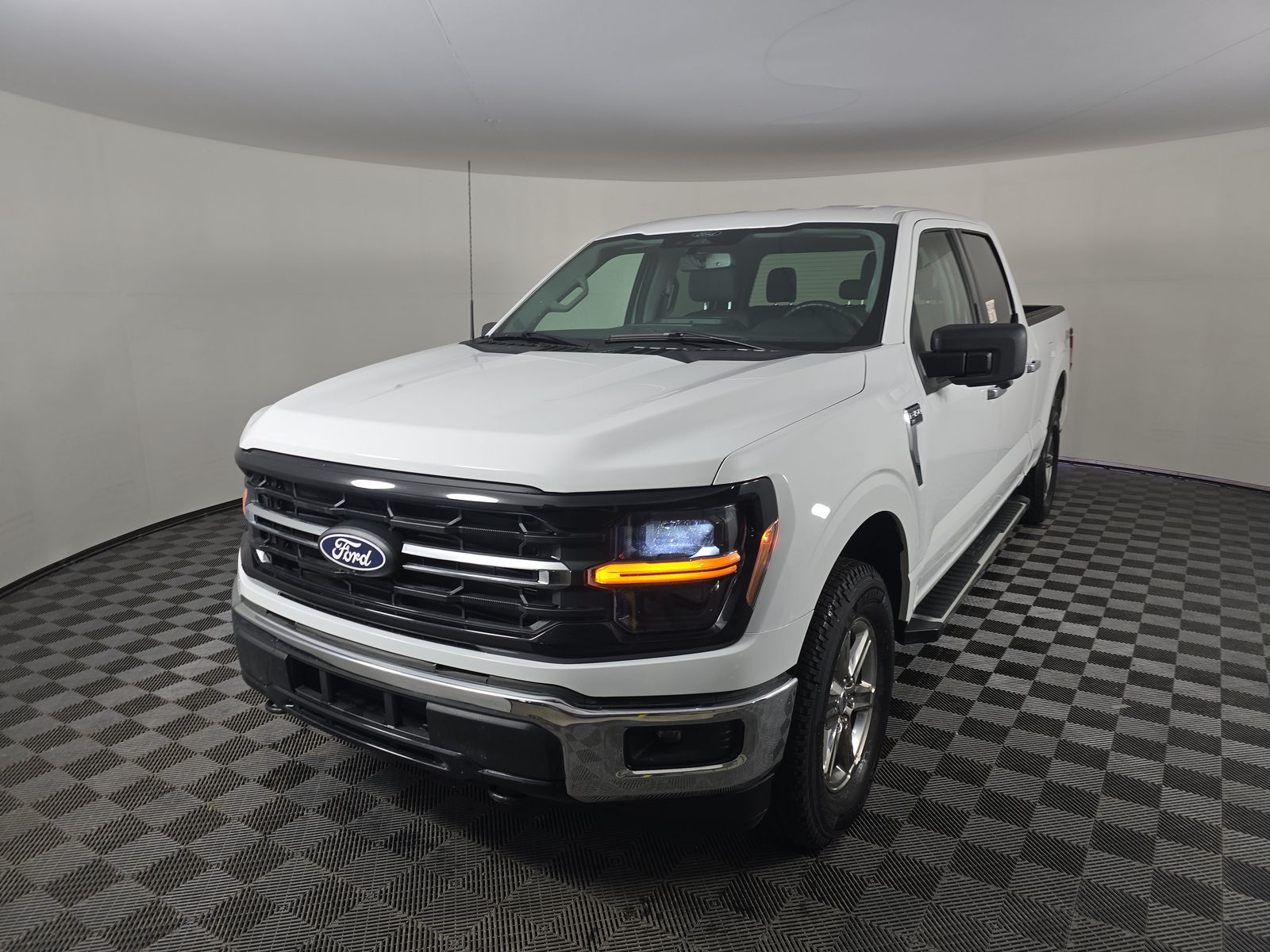 2024 Ford F-150 XLT AWD