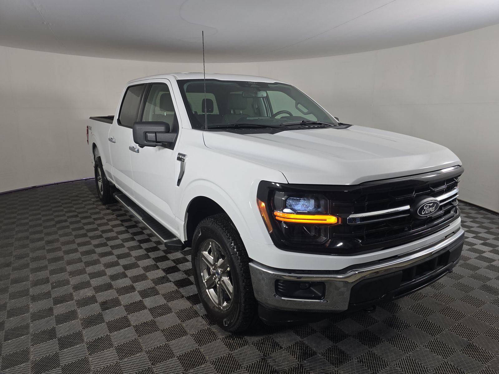 2024 Ford F-150 XLT AWD