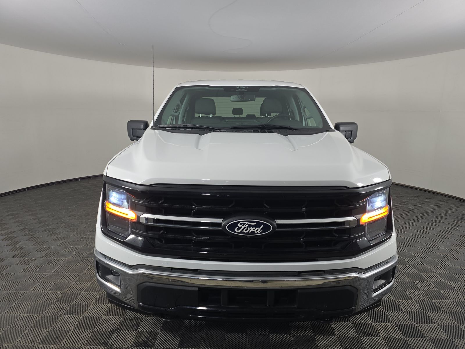 2024 Ford F-150 XLT AWD