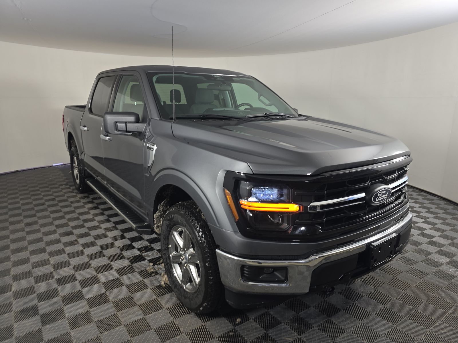 2025 Ford F-150 XLT AWD