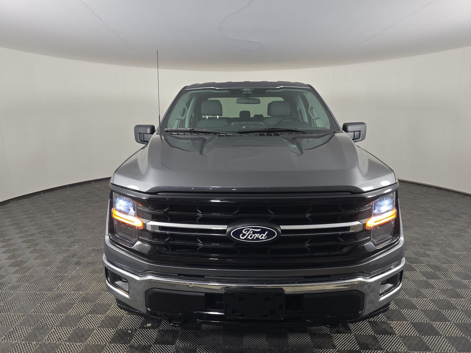 2025 Ford F-150 XLT AWD