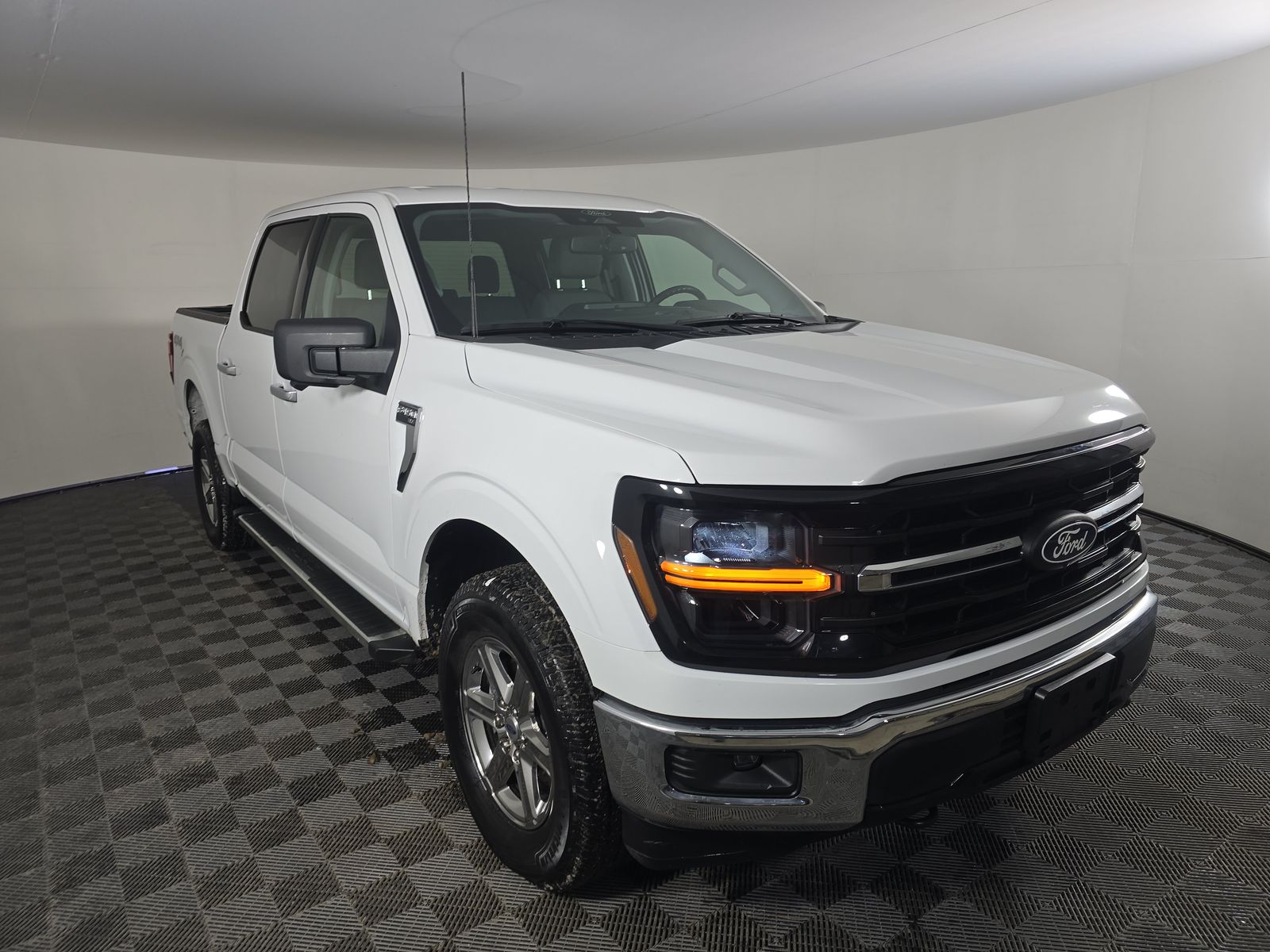 2024 Ford F-150 XLT AWD