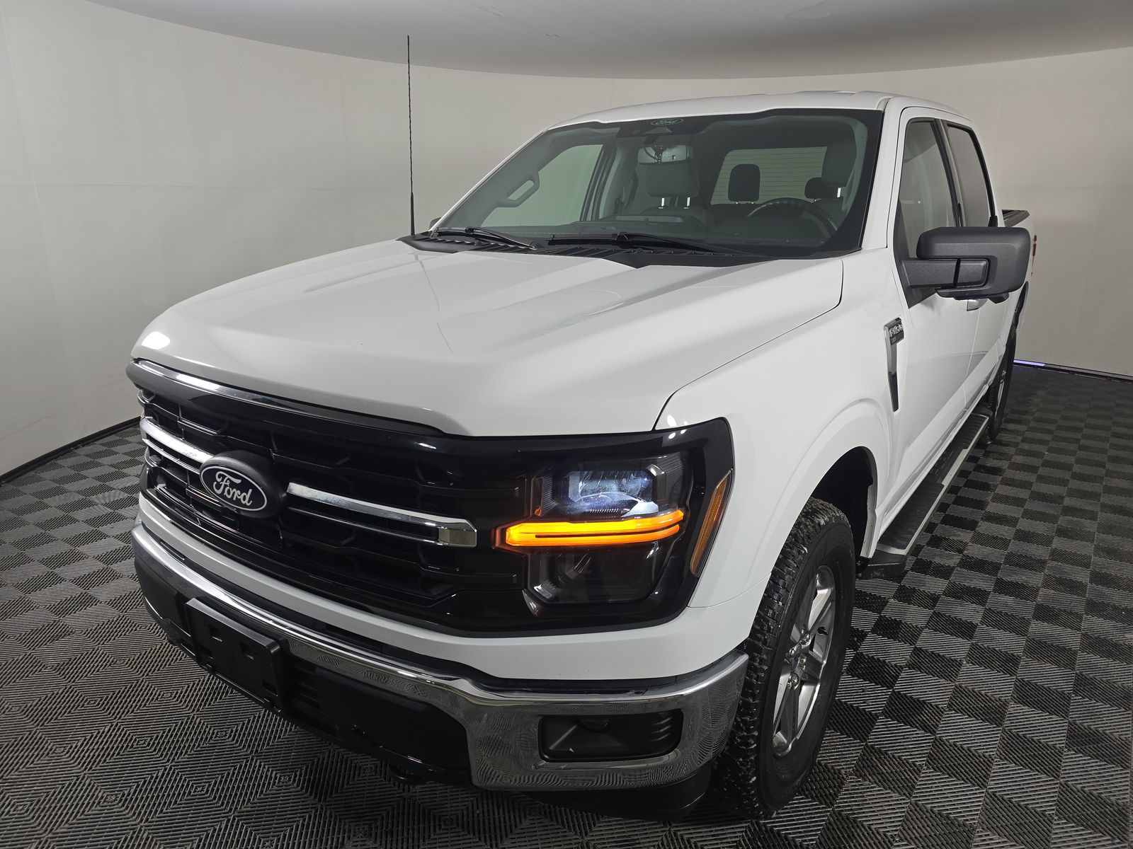 2024 Ford F-150 XLT AWD