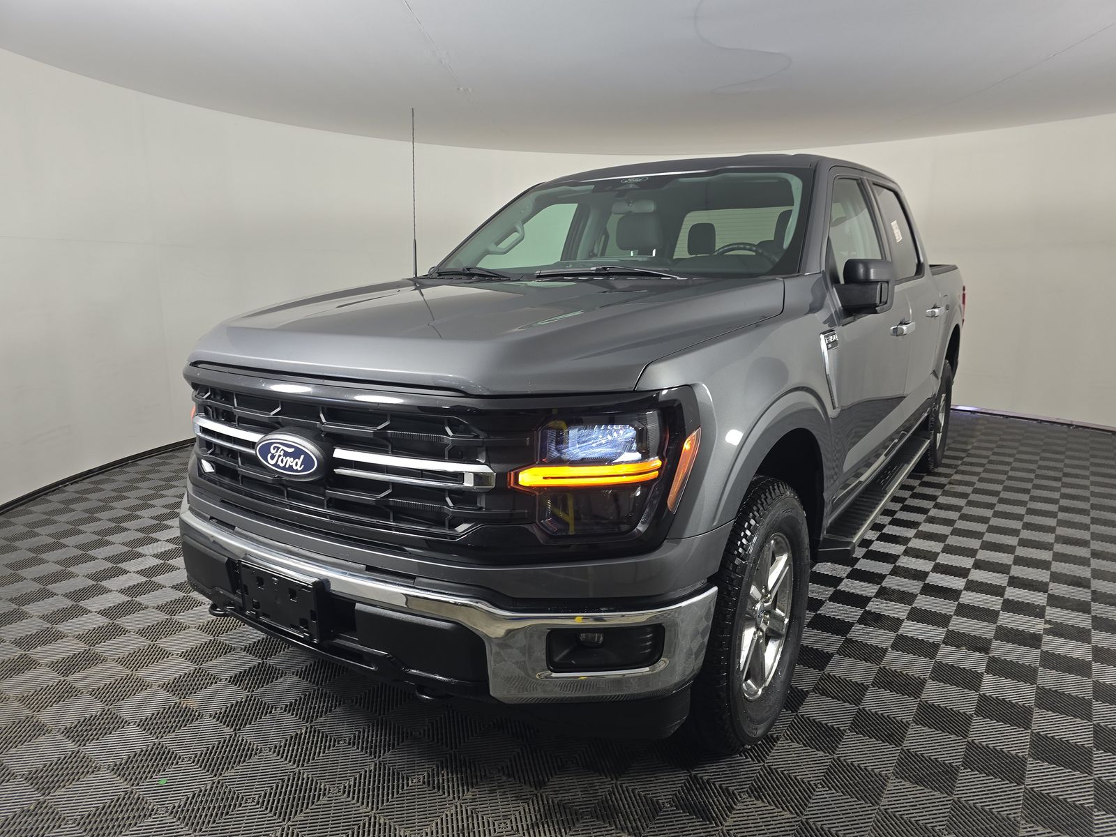 2025 Ford F-150 XLT AWD