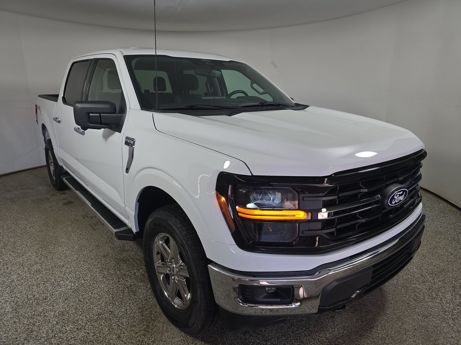 2024 Ford F-150 XLT AWD