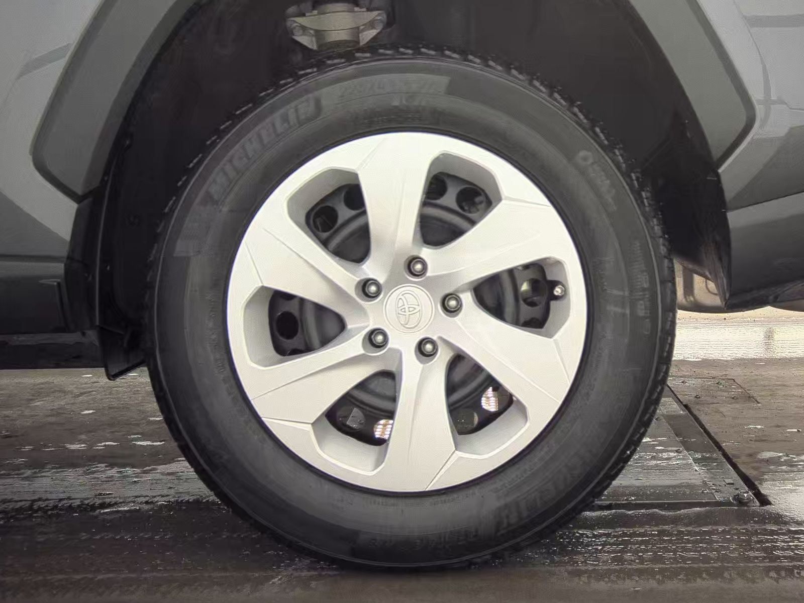 2024 Toyota RAV4 LE AWD