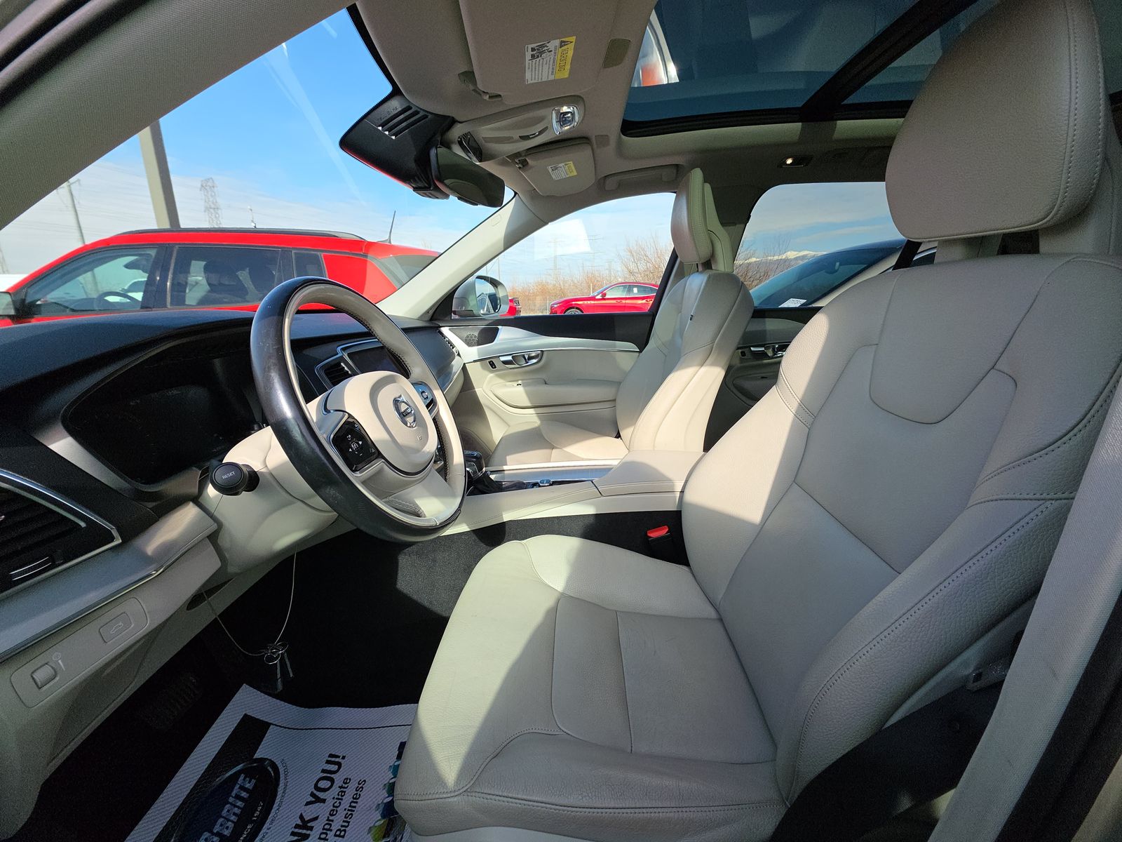 2016 Volvo XC90 T5 Momentum AWD