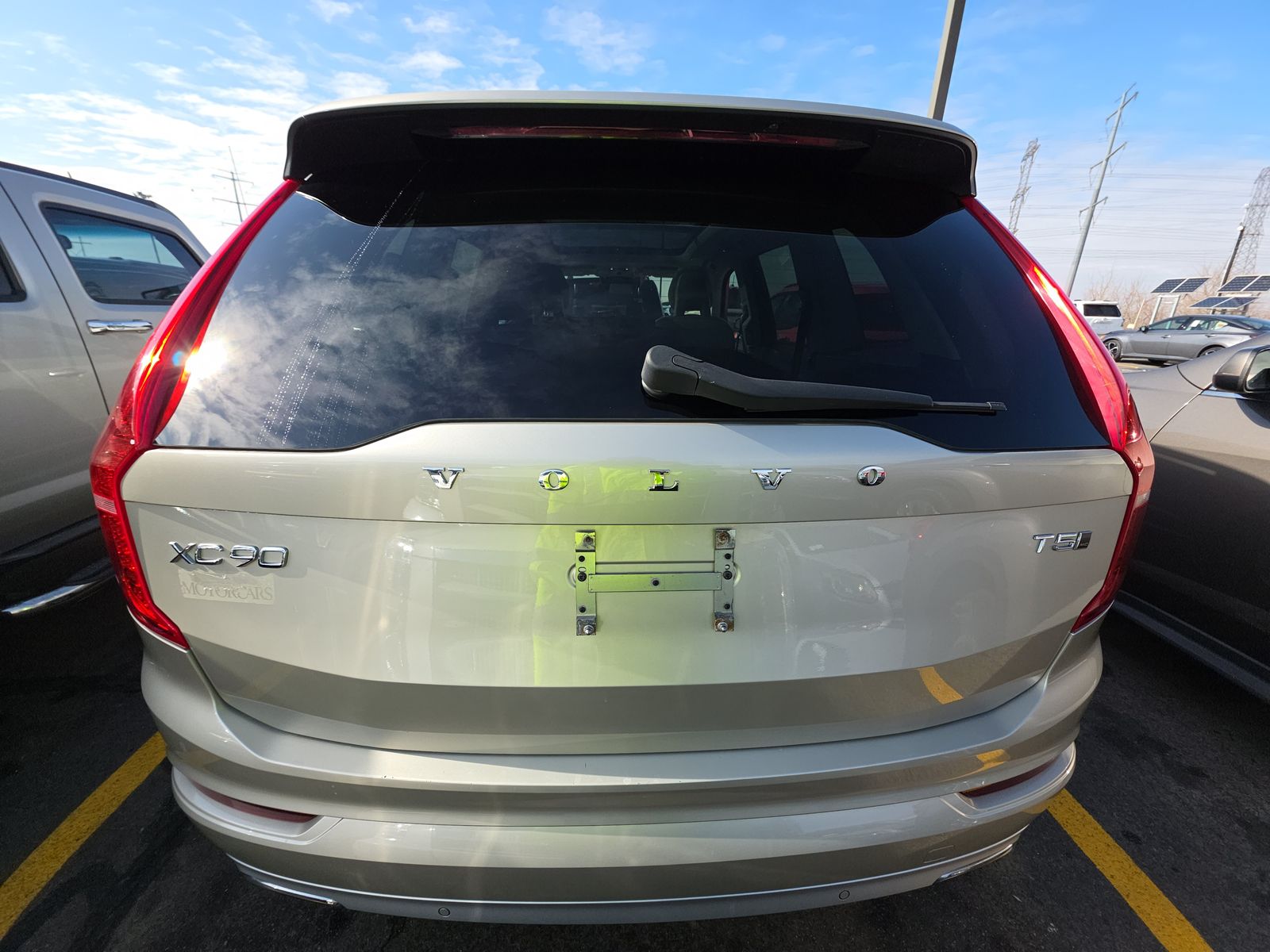 2016 Volvo XC90 T5 Momentum AWD