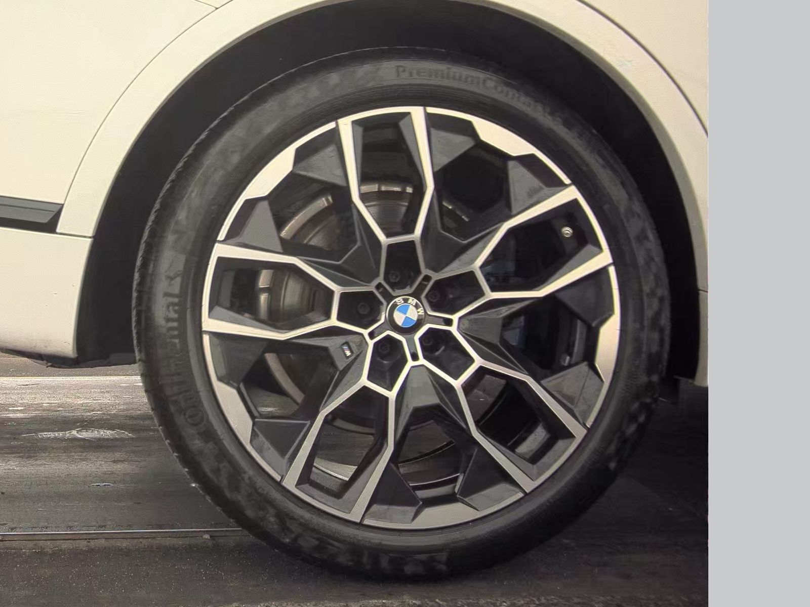 2023 BMW X7 xDrive40i AWD