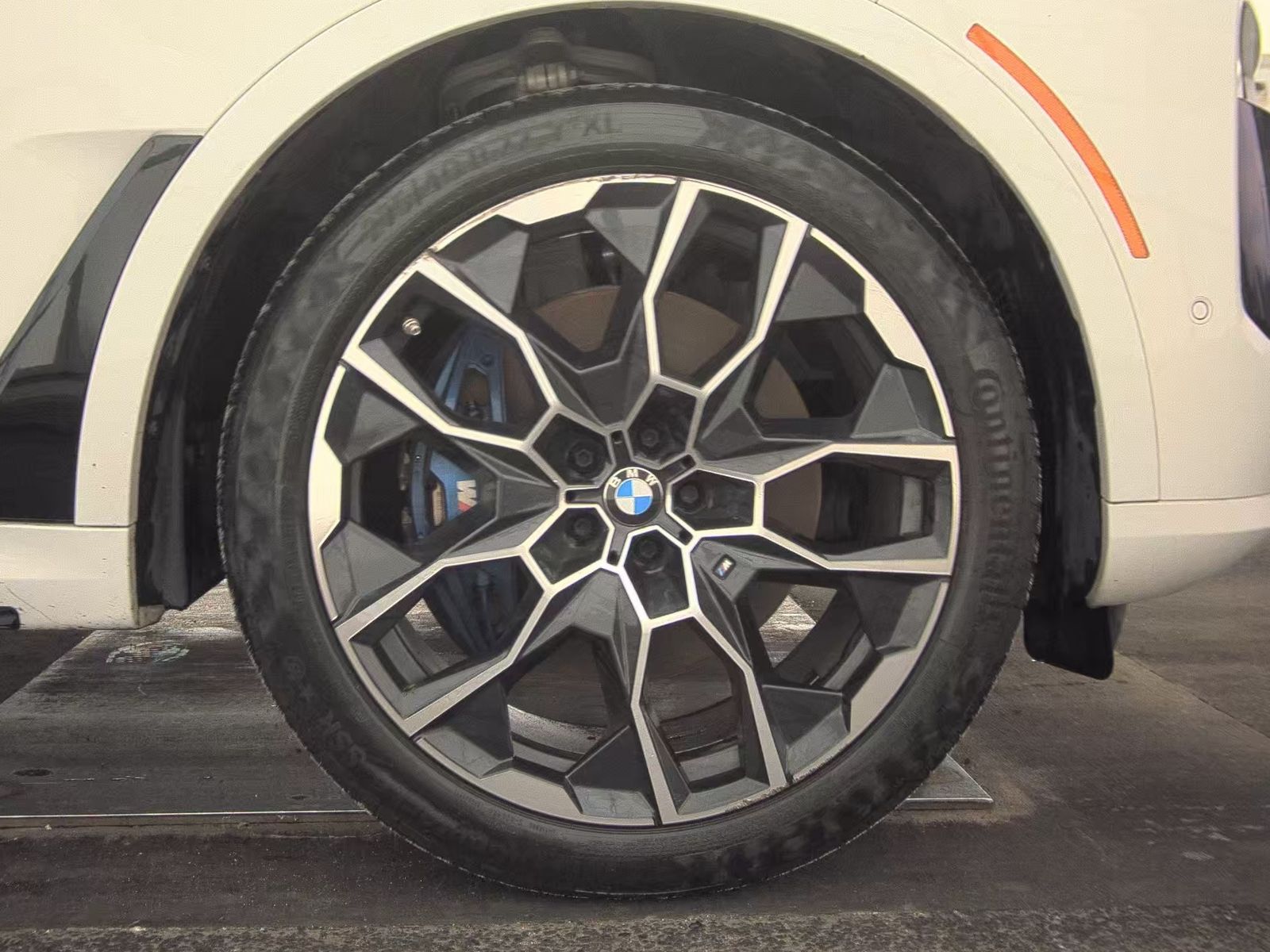 2023 BMW X7 xDrive40i AWD