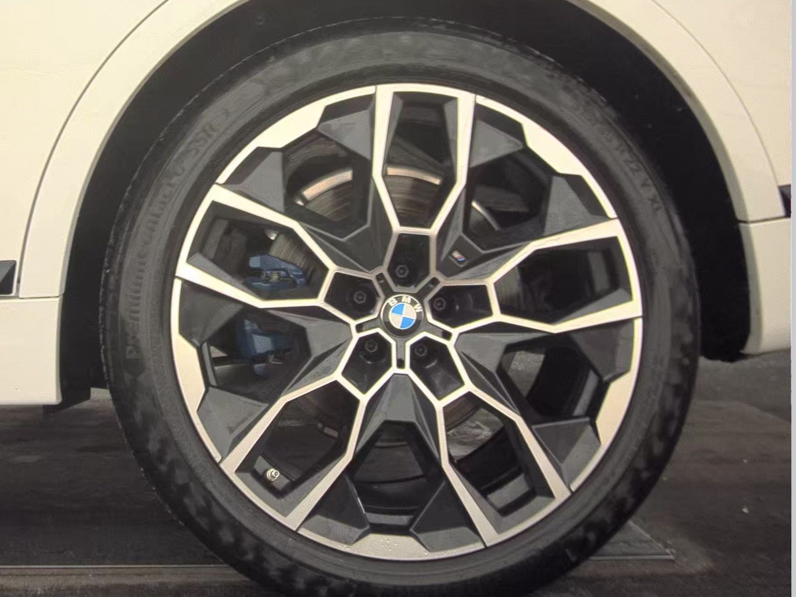 2023 BMW X7 xDrive40i AWD