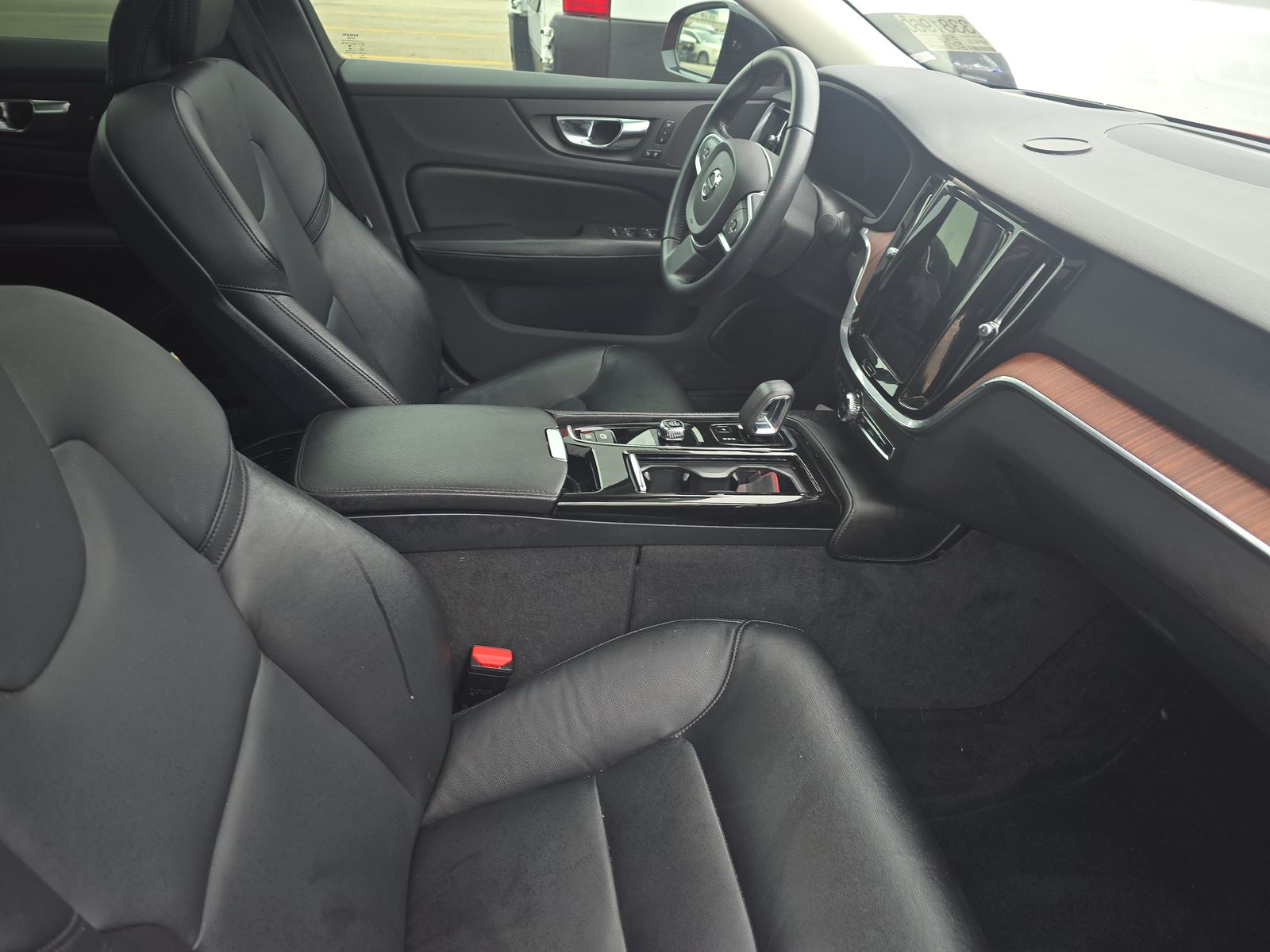 2022 Volvo S60 Recharge T8 R-Design Expression AWD