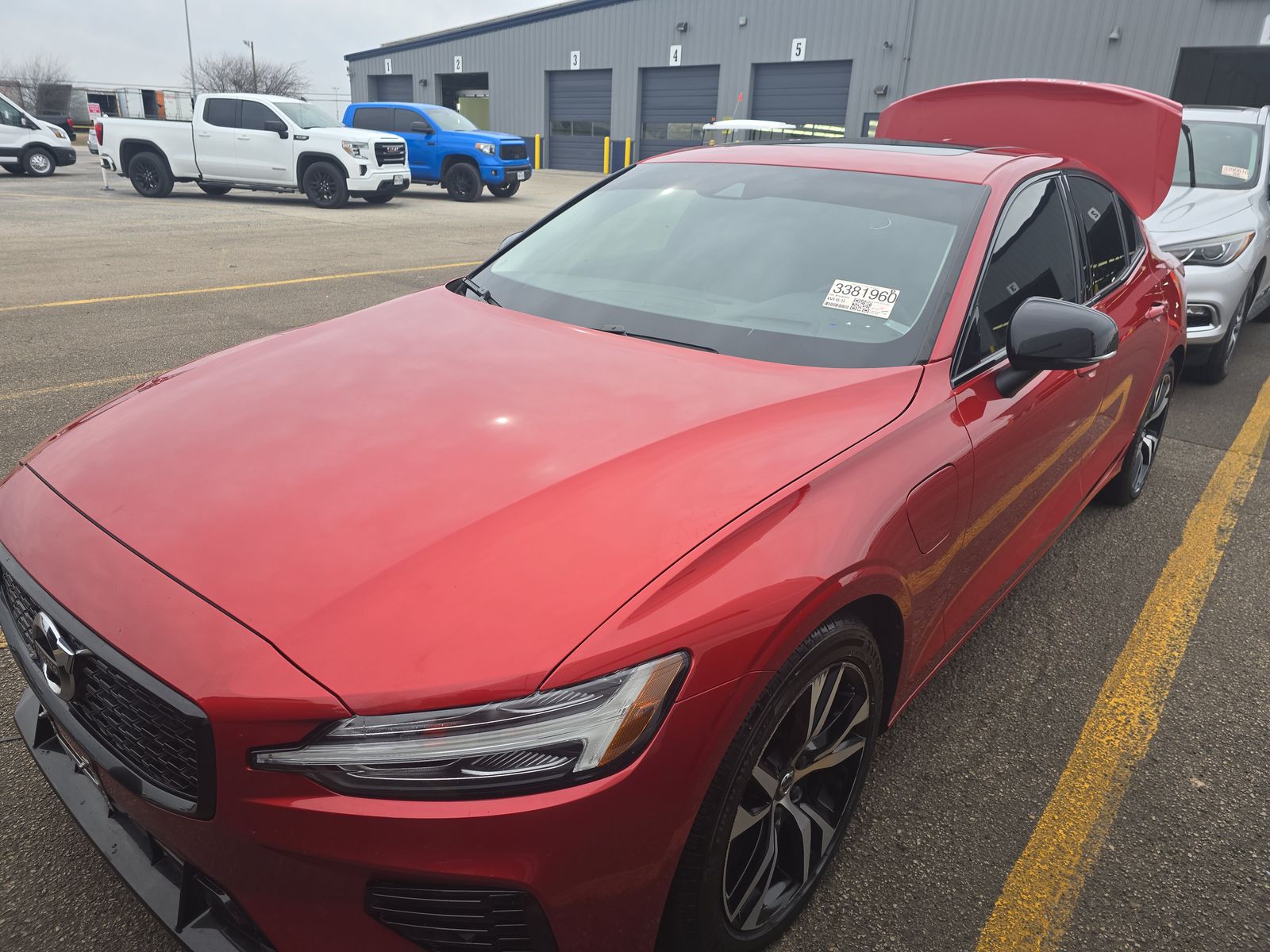 2022 Volvo S60 Recharge T8 R-Design Expression AWD