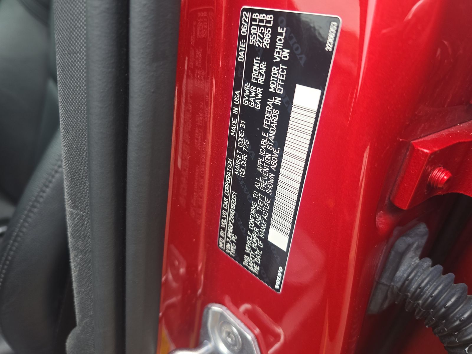 2022 Volvo S60 Recharge T8 R-Design Expression AWD